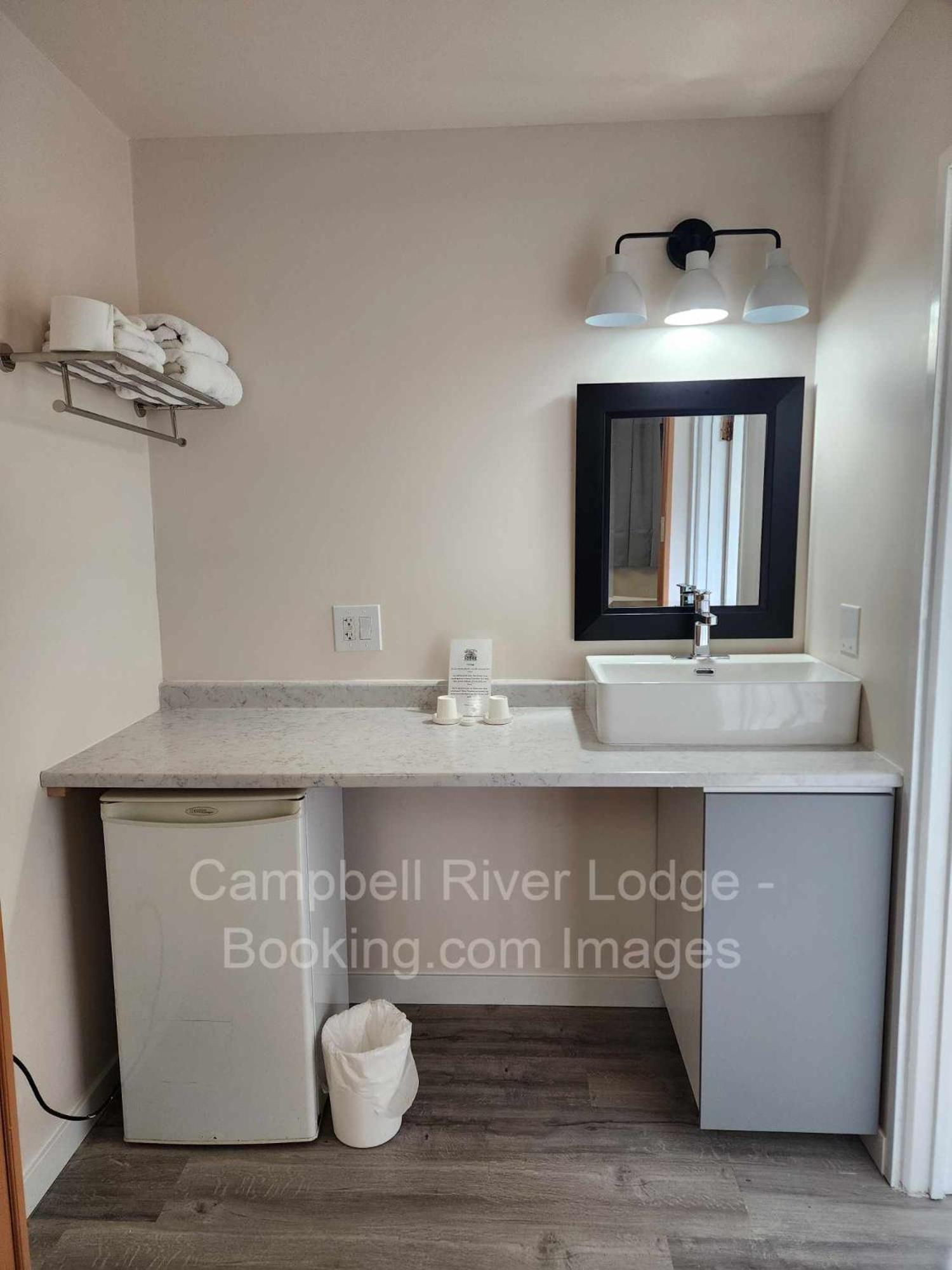 Campbell River Lodge Extérieur photo