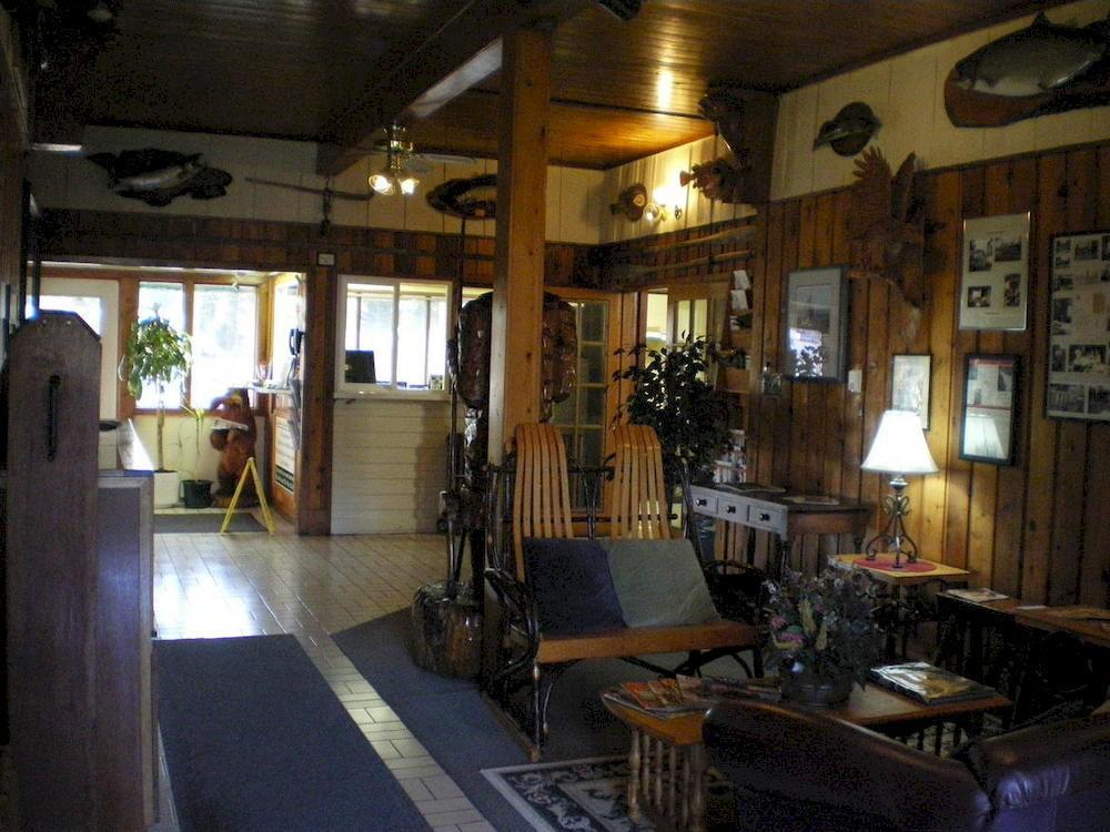Campbell River Lodge Extérieur photo